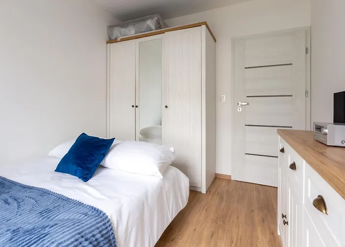 Nasypowa Marine By Bookinghost